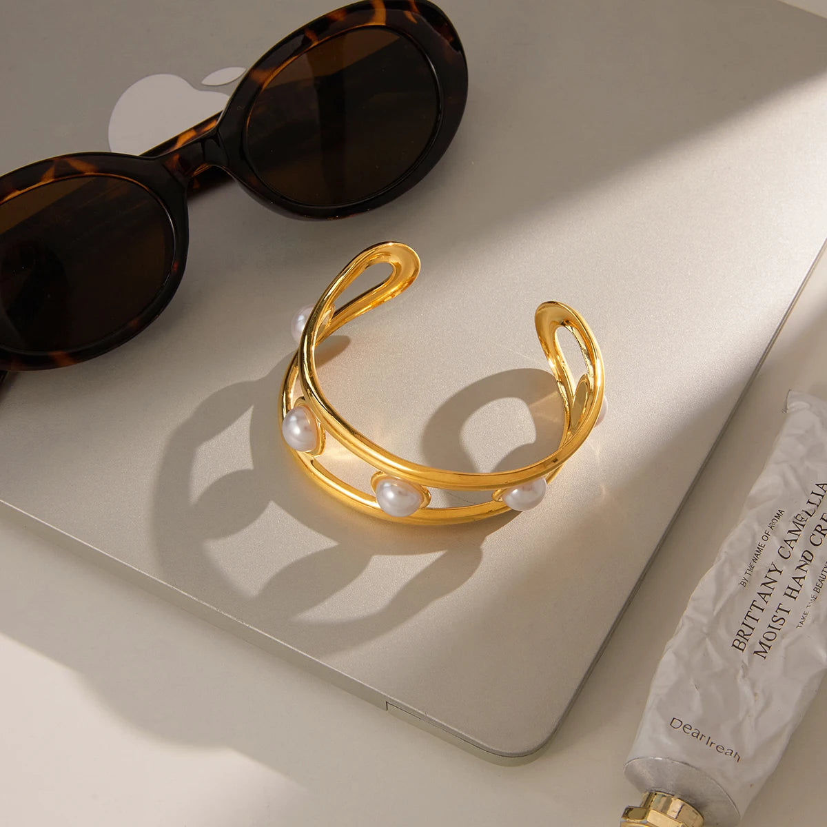 Náyara Cuff Bracelet