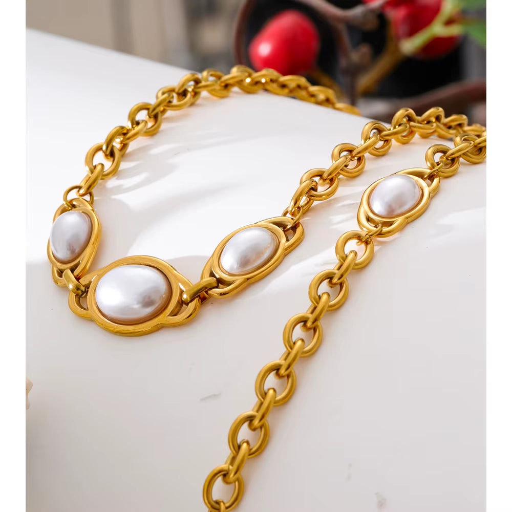 Jane Necklace