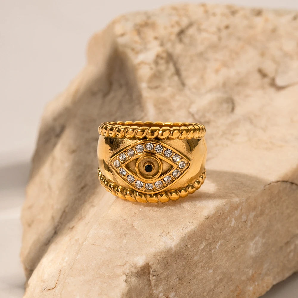 Akila Ring
